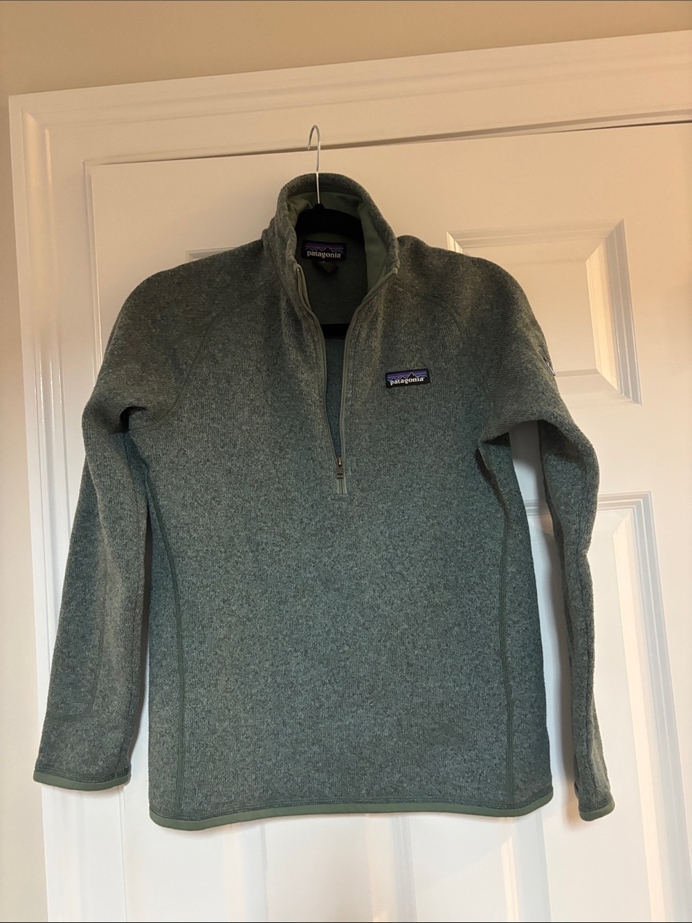 Patagonia Men's Sage Green Quarter-Zip Fleece Pullover